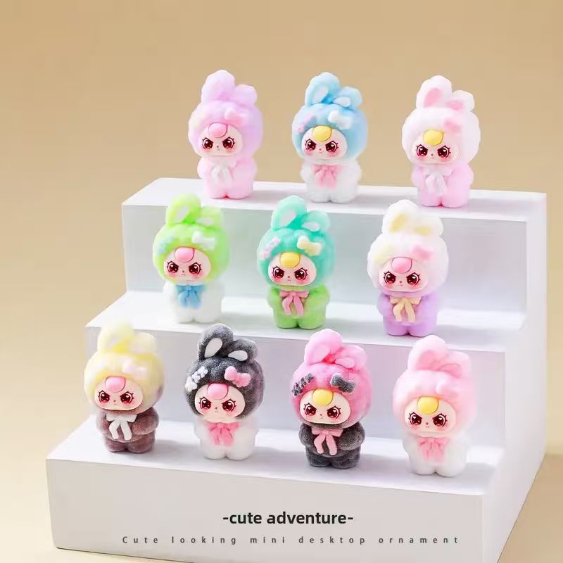Hot Genuine Mini Figures Deskt - Car Accessories Girl avis et prix